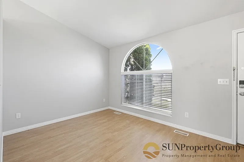 Beautiful Home In Great Roy Location! — Photo 4