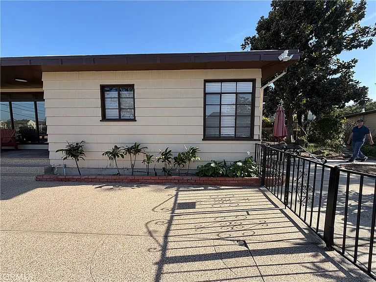 3590 Buchanan St — Photo 49