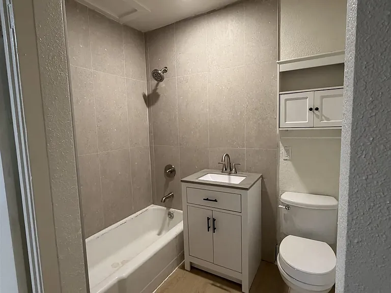2473 Market St #7 — Photo 6