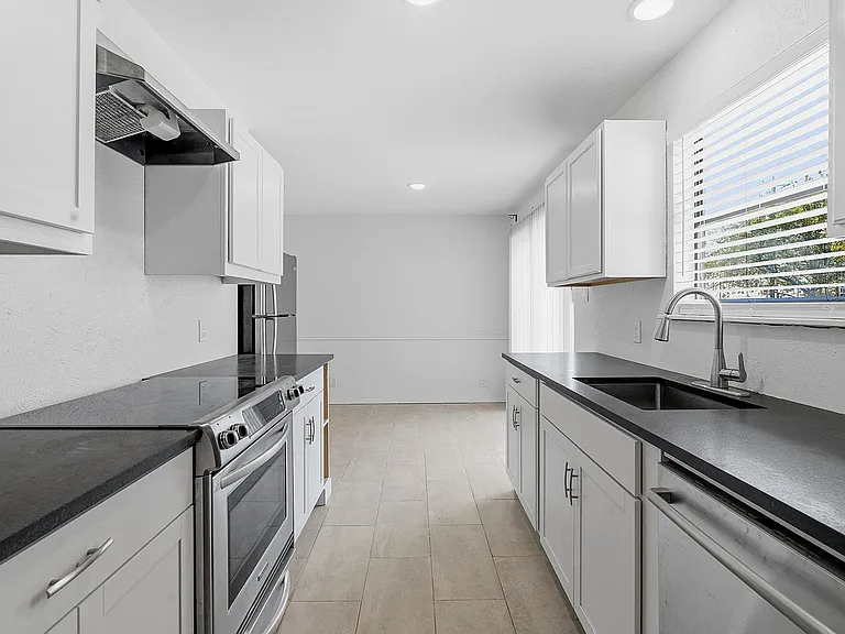 2106 Lamplight Village Cir #A — Photo 4