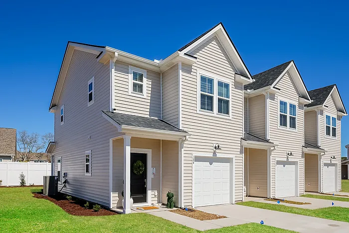 3 bed, 2.5 bath, 1137 sqft, $1,995 — Photo 3