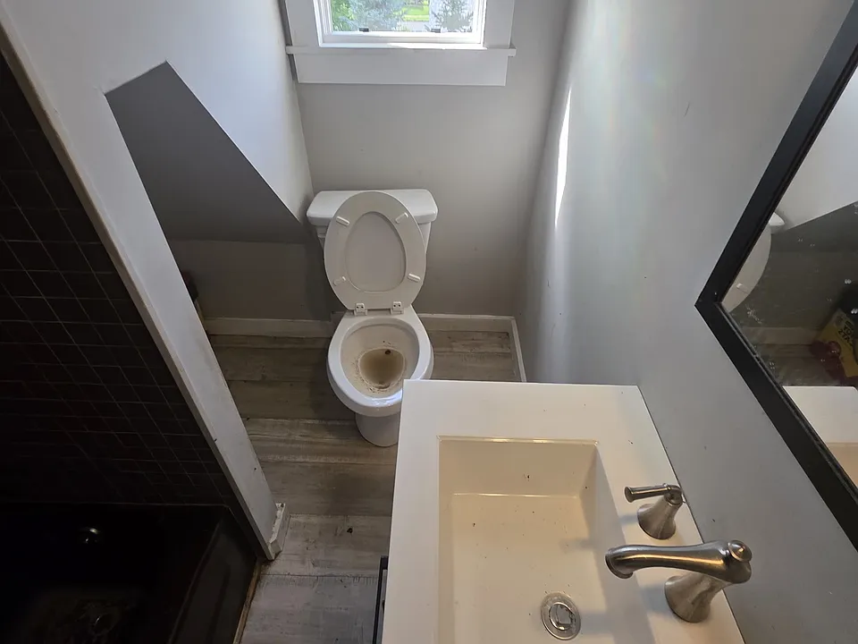 124 Kingsboro Ave #3R