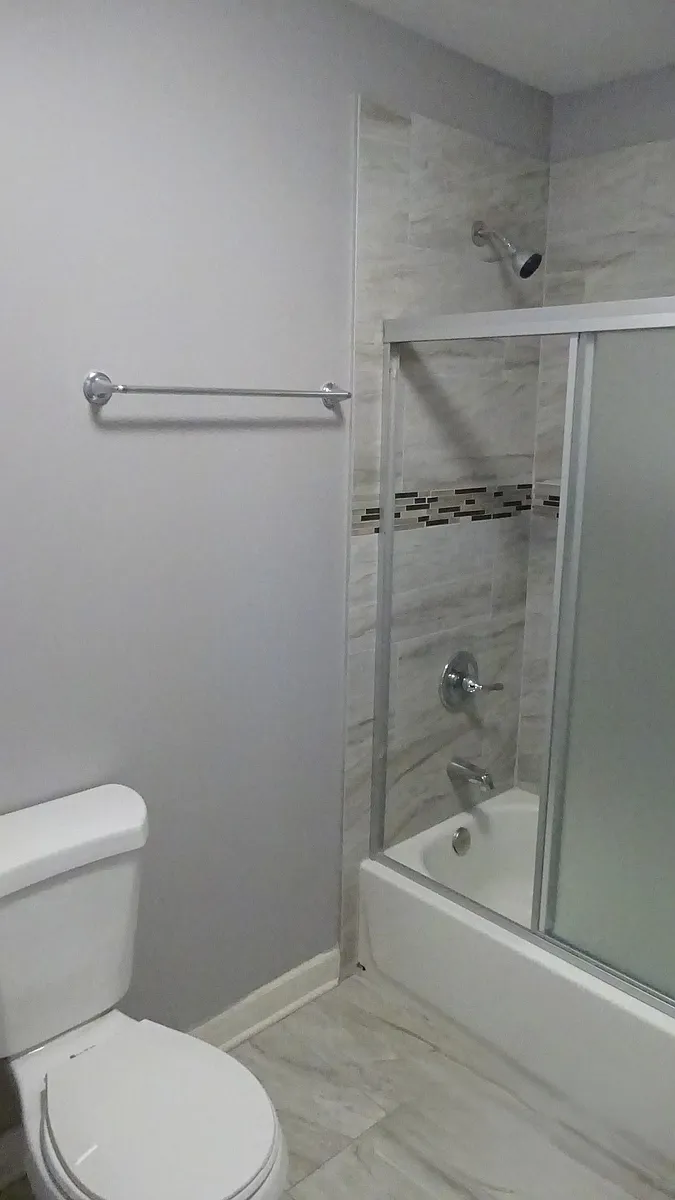 Building Photo - 9028 S Escanaba Ave #204