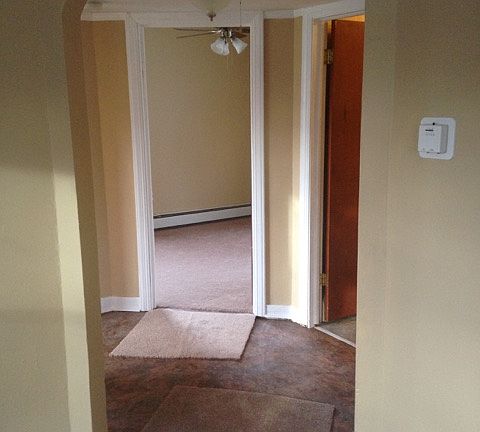 4th image of 14609 S Whipple St