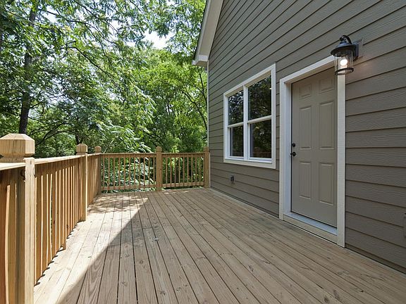 612Oliver_Exterior_1a