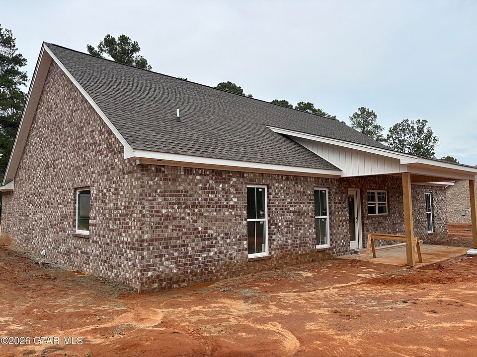 2nd image of 20 Chateau Ln