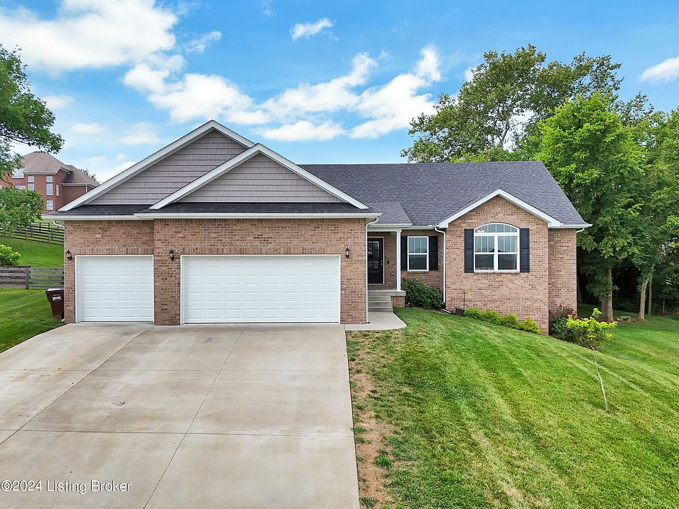 1st image of 214 Oak Leaf Ct