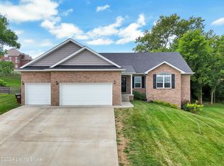 214 Oak Leaf Ct, Taylorsville, KY 40071