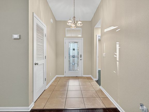 5th image of 15885 Bainebridge Dr