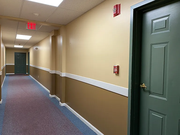 7 Railroad Ave Hallway