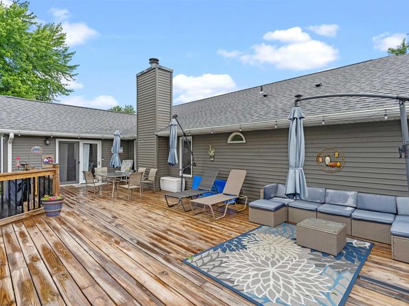 4 Brook Ln, Riverton, IL 62561