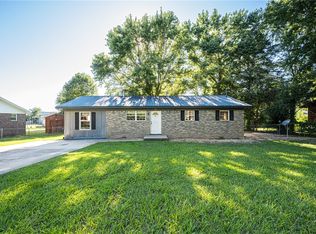 339 N Davis St, Pea Ridge, AR 72751