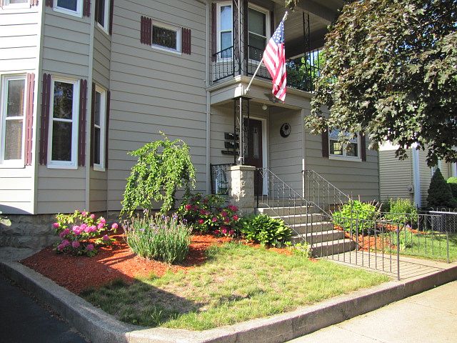 2nd image of 29 1/2 Taylor St