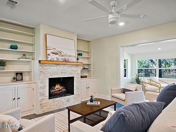 3rd image of 2648 W End St