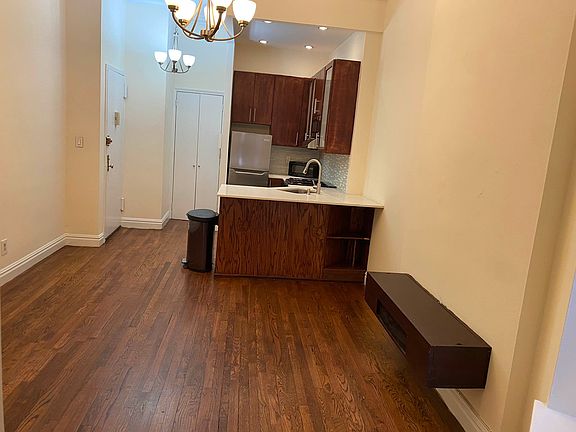 3rd image of 428 E 77th St APT 1B