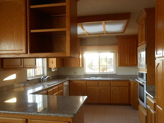 2nd image of 831 N View Dr