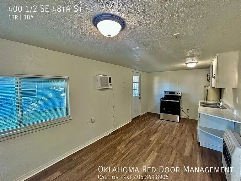 400 1/2 SE 48th St — Photo 3