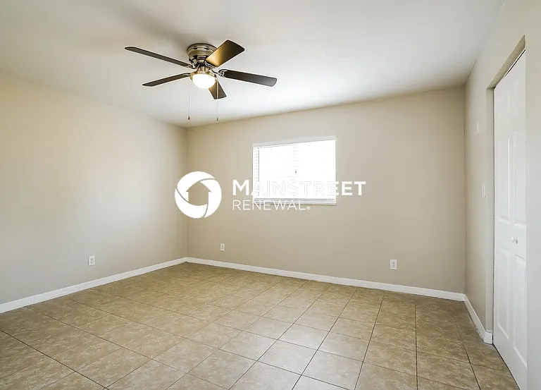 1154 NW 27th Ave — Photo 12