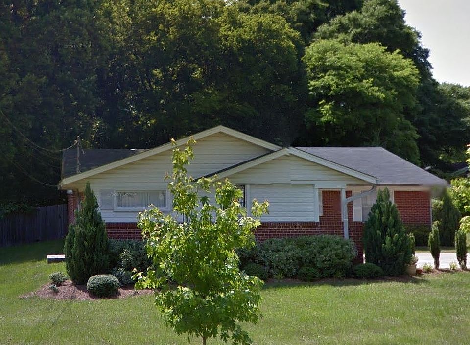 2nd image of 106 Oakland Dr