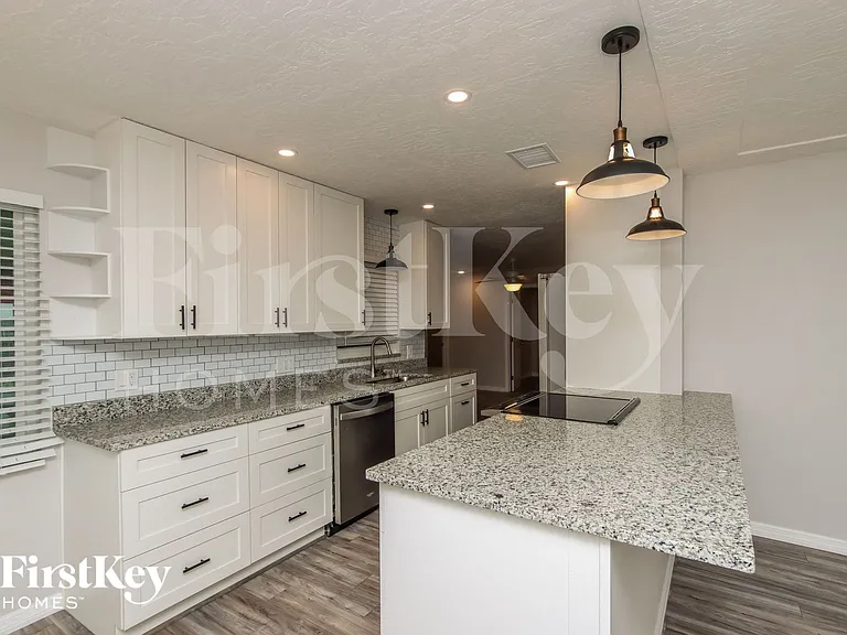 525 Sacre Coeur Dr — Photo 6