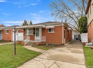 939 Stewart Ave, Lincoln Park, MI