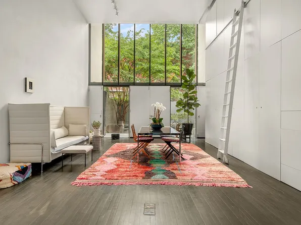 208 Vanderbilt Ave, Brooklyn, NY 11205