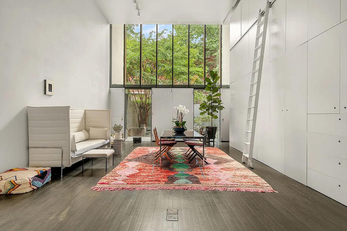 208 Vanderbilt Ave photo 1