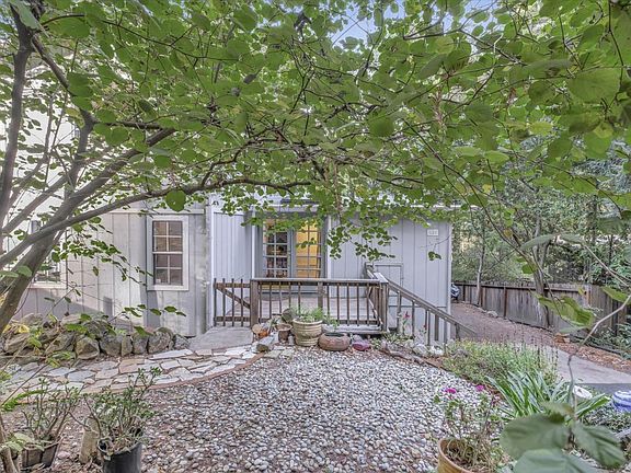 2nd image of 121 Mahogany Way