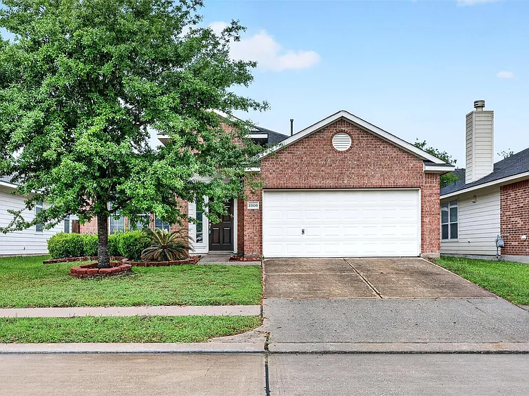 11630 Forest Wind Ln — Photo 2