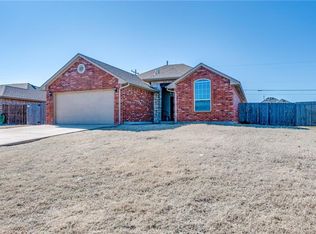 856 SW 10th St, Moore, OK 73160