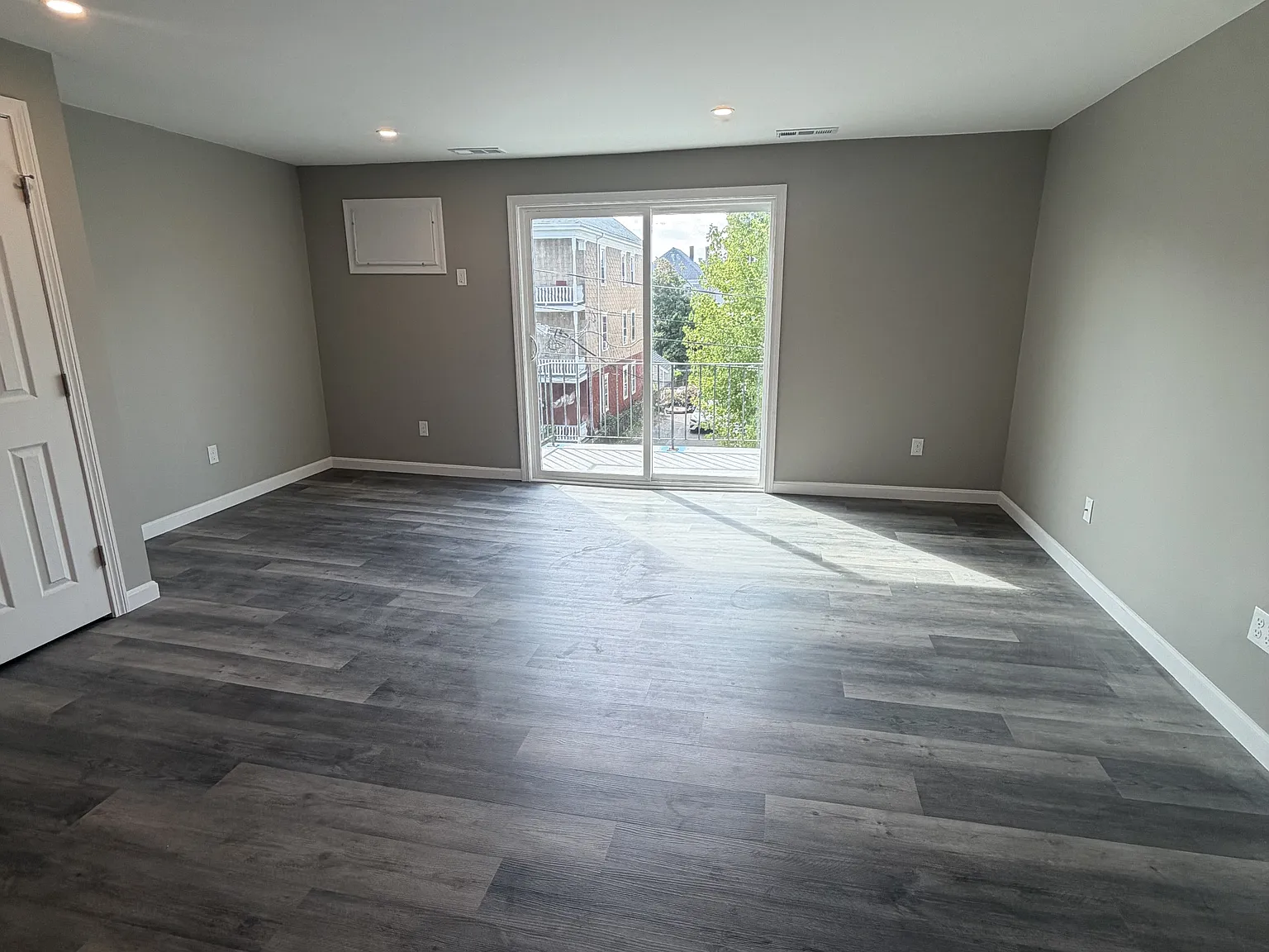 23 Tallman Street - 9 — Photo 3