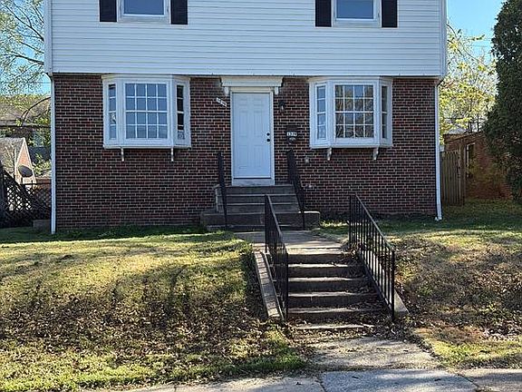 2nd image of 1319 Lakeside Ave