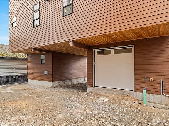 3rd image of 1136 B NW 57th Street