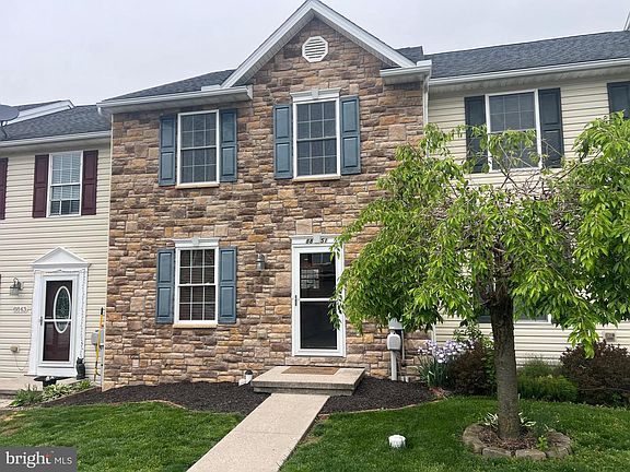 3rd image of 8851 Hillside Way
