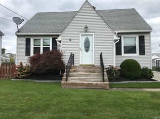 215 Curtiss St, Sloan, NY 14212