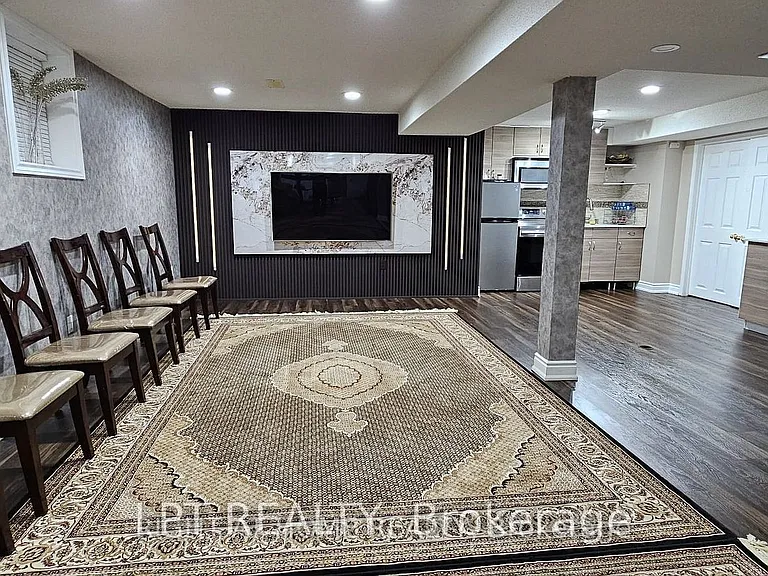 3577 Colonial Dr — Photo 9