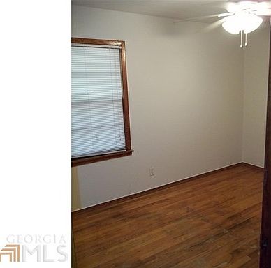 4th image of 632 Patricia Dr