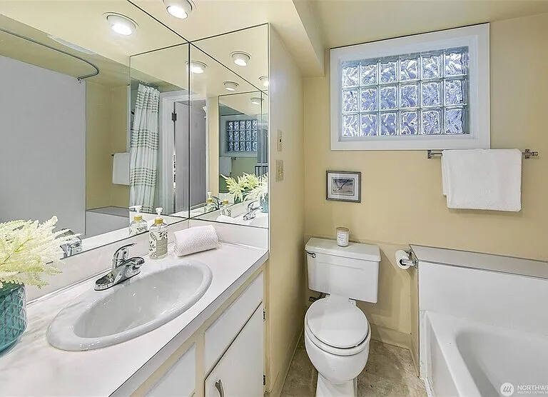 707 Lake Washington Blvd S — Photo 29