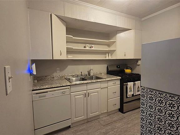 2nd image of 1845 Monroe Dr NE APT 4