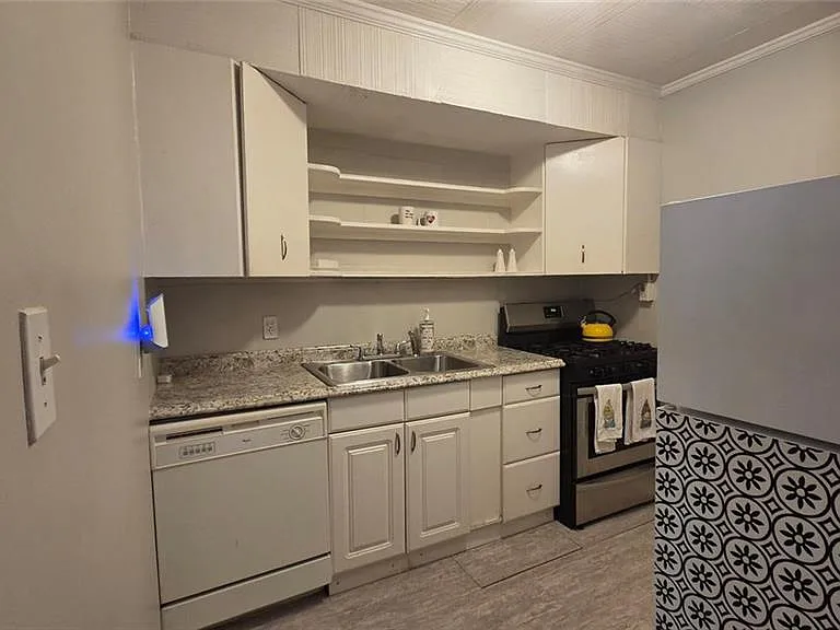 1845 Monroe Dr NE #4 — Photo 2