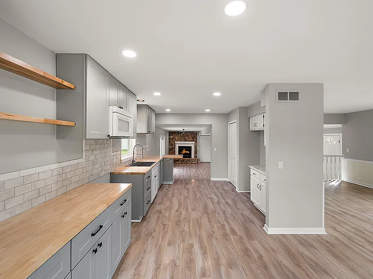 1442 Riley Center Rd — Photo 10
