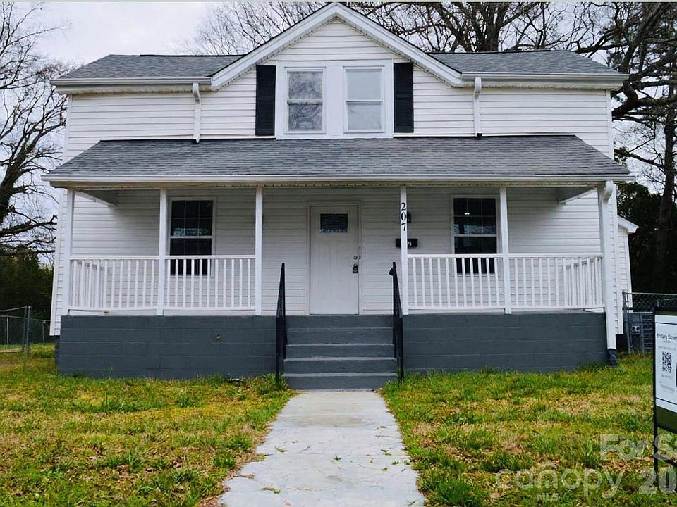 1st image of 207 Magnolia St