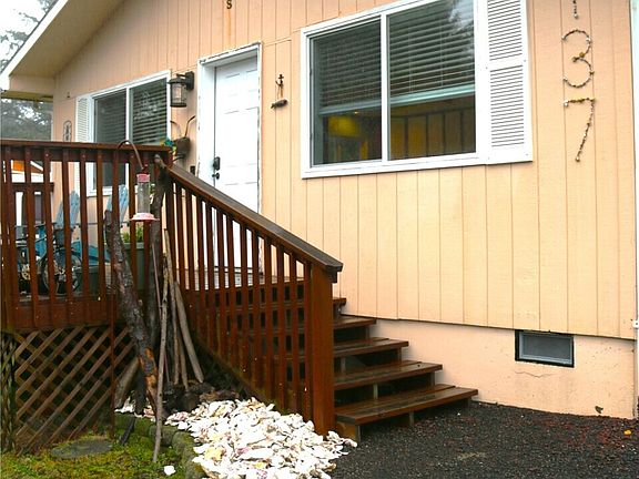 4th image of 137 Spruce Loop SW