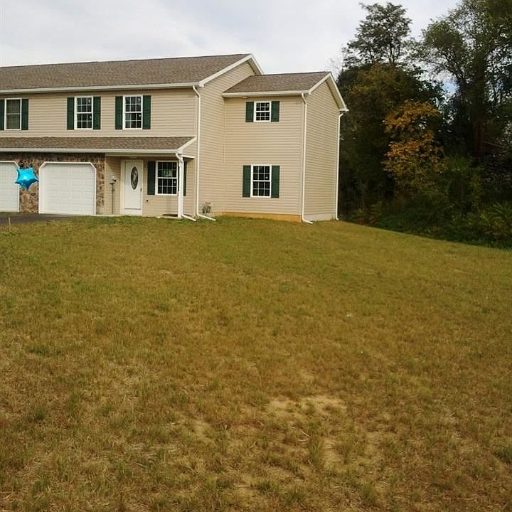 2nd image of 210 Sable Dr
