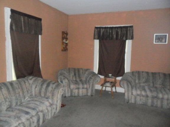 3rd image of 117 Glenwood Hts