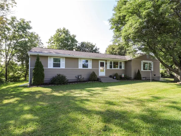 13 Colonial Dr, Horseheads, NY 14845