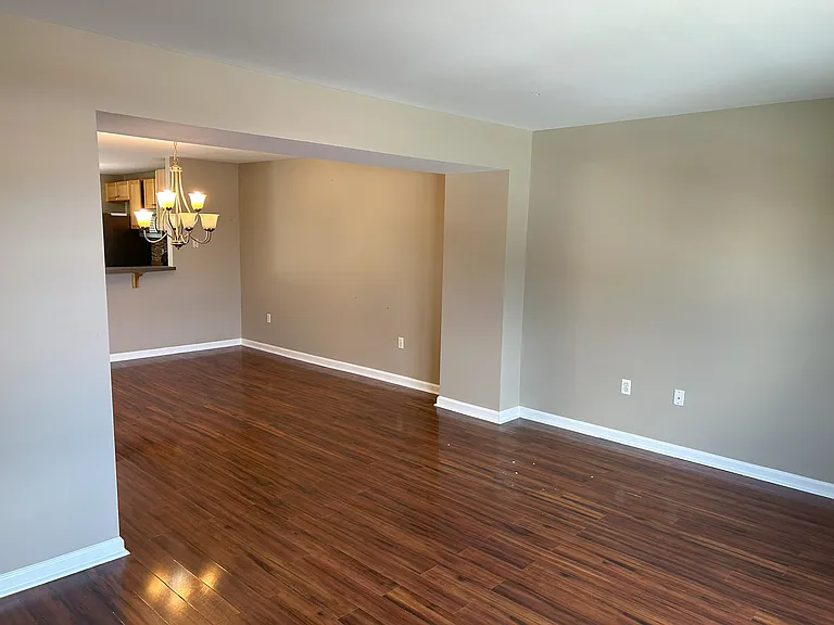 109 Cityview Ave — Photo 4