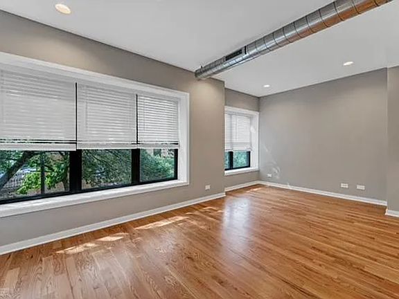3rd image of 1348 W Bryn Mawr Ave #3