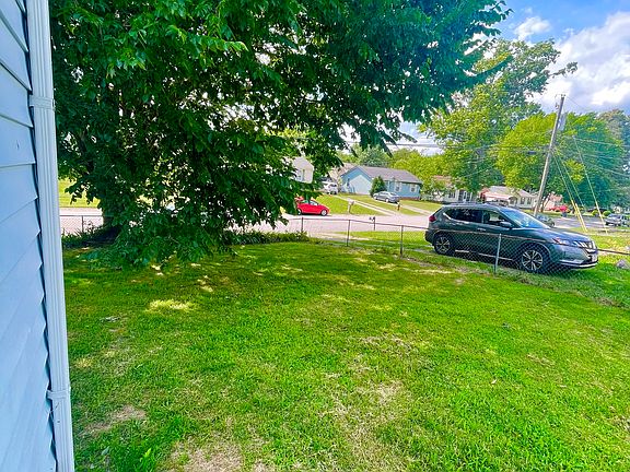 2nd image of 711 Shelton Cir