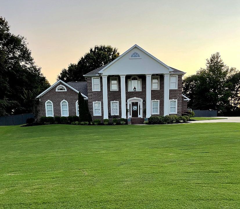 1st image of 109 Annalise Cir